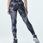 Dope Riided - naised kõrged säärised Dope must batik B62VTF773